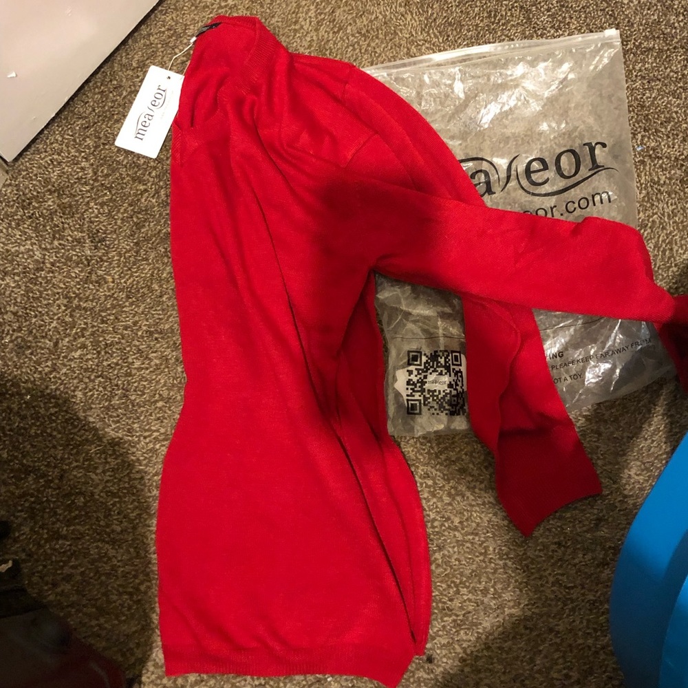 V-neck red sweater for ladies